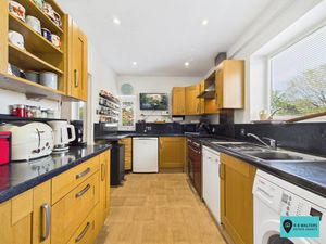 Kitchen- click for photo gallery